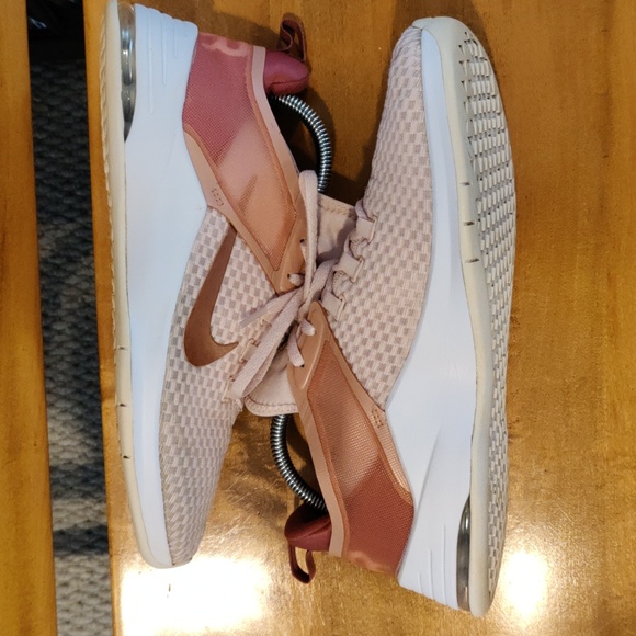 Nike Air Max Bella Tr2 pink running shoes size 10 - Picture 6 of 10